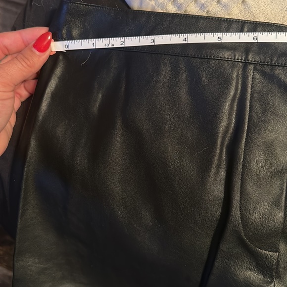 Victoria’s Secret faux leather shorts Large - Picture 9 of 11